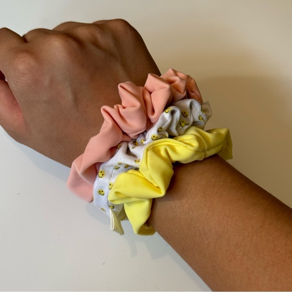 Pura Vida Small Scrunchie Set - Picture 3 of 3